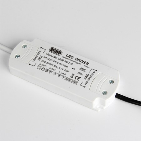 Gyrrwr Dan Arweiniad Foltedd Cyson